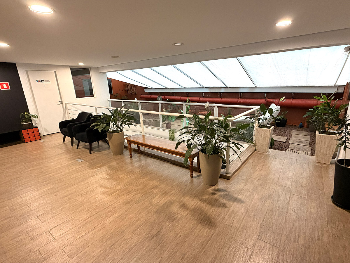 Sala de espera e recepção do Edifício The Wave