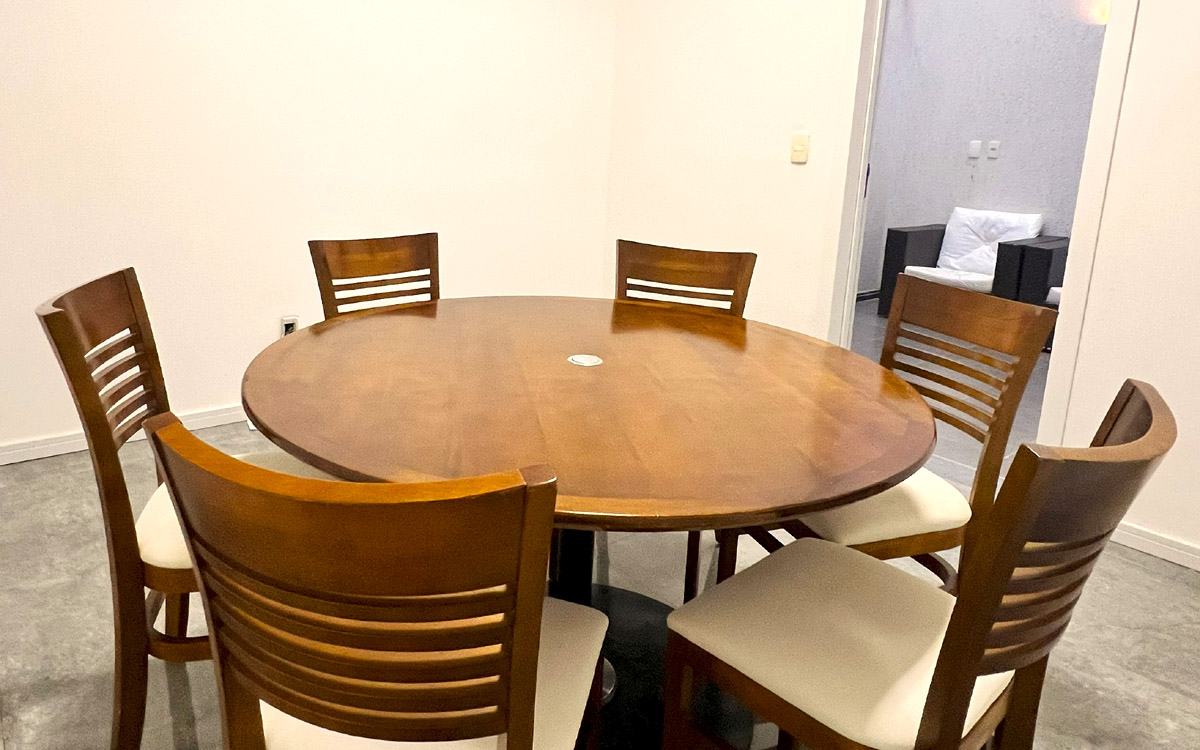 Sala de reunião no Ed. Up Work