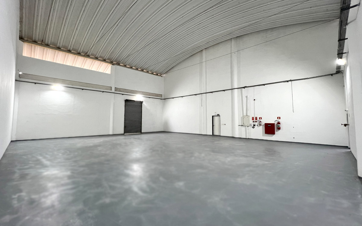 Galpão comercial de 211,35 m² para locação no Ed. Up Work em Vargem Grande Paulista