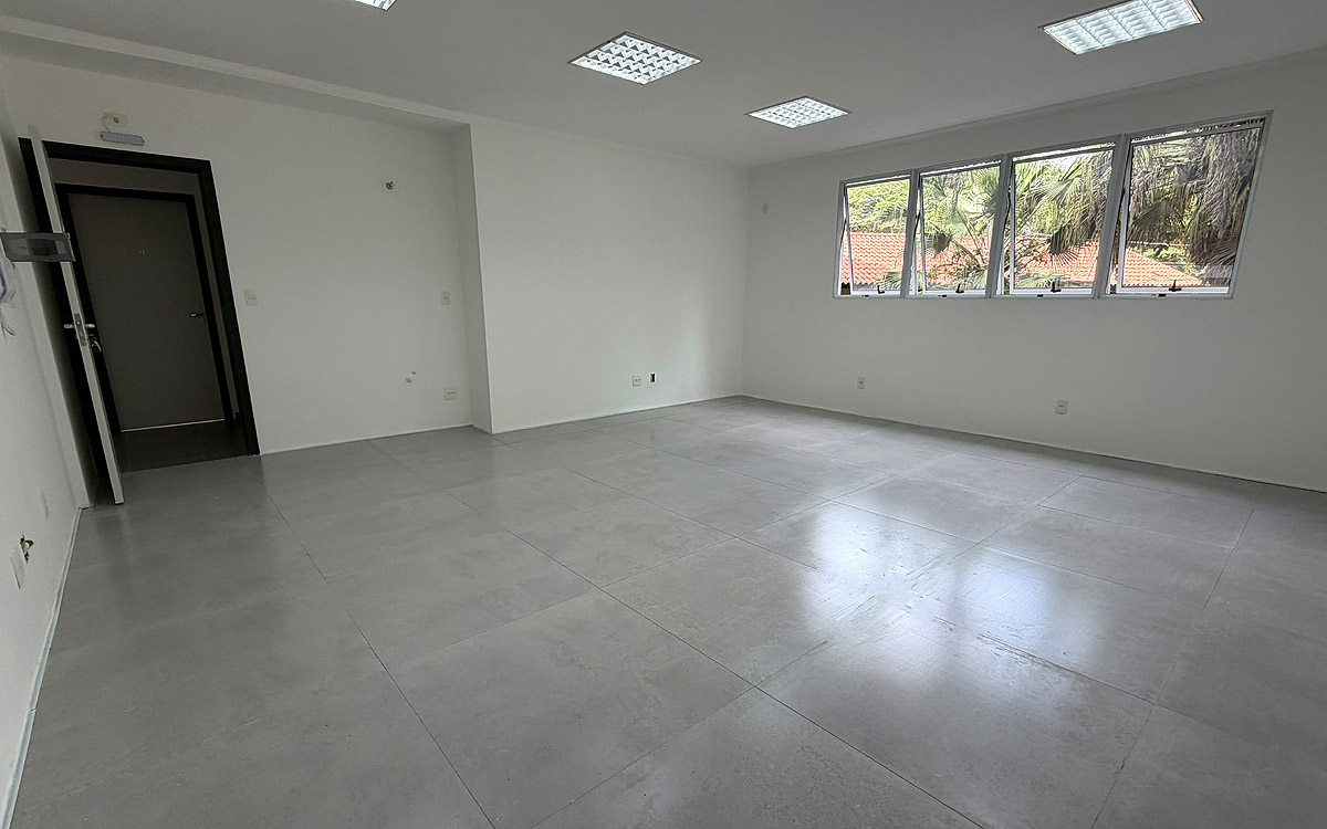 Sala comercial de 46,40 m² para locação no Ed. Up Work em Vargem Grande Paulista