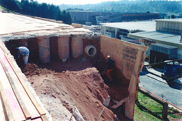 Construção de Muro de Conteção com 12 metros de altura